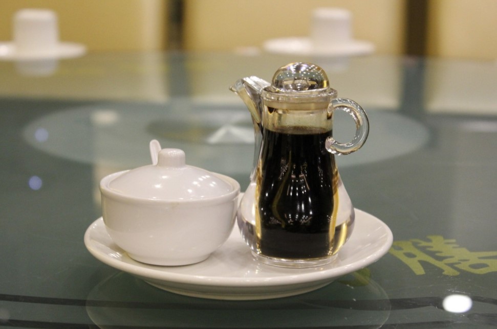 Что на самом деле делает соевый соус с вашим телом: польза, вред и кому его есть нельзя ни в коем случае