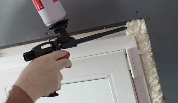 Вы не знали, но монтажную пену в этих местах применять нельзя — она только навредит!