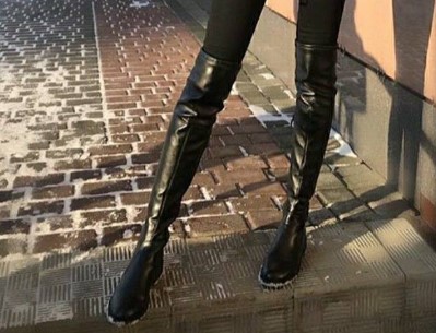 Гололёда не боюсь: делаю 1 хитрость с подошвой — иду по льду, как по асфальту