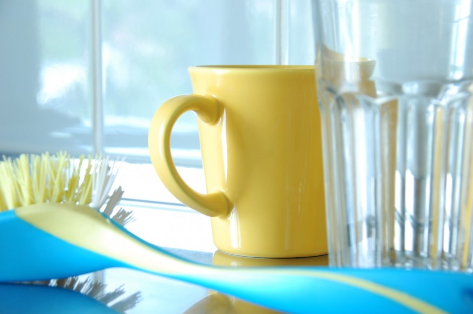 Как отмыть противень за 20 минут — нужна всего одна таблетка для посудомойки и кипяток