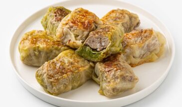 Обещанный рецепт мини-голубцов: нежные, ароматные и готовятся без хлопот — идеально к семейному ужину