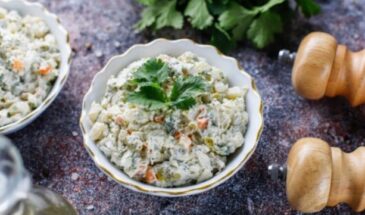 Почему салат становится водянистым и как этого избежать: 5 простых правил от опытных кулинаров