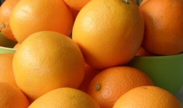 Курильщикам — вдвое больше витамина С: почему апельсины и киви работают как щит от вреда сигарет