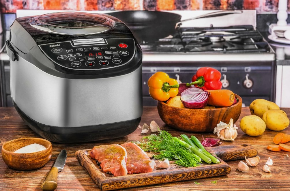 Можно ли хранить еду в чаше мультиварки — что говорят эксперты и как не испортить технику и здоровье