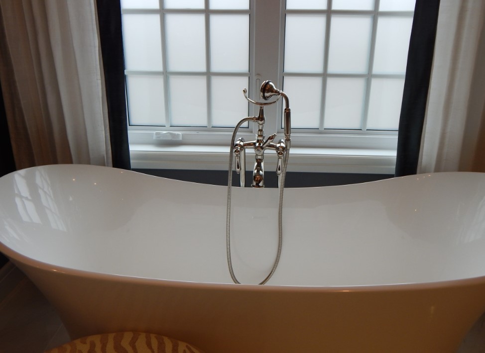 Зачем парить ноги каждый день — и сколько минут достаточно, чтобы почувствовать эффект