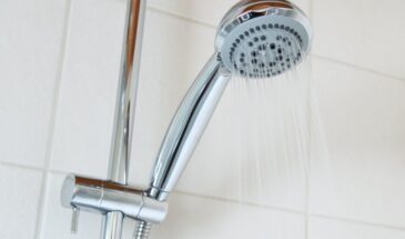 Почему стоит начать принимать холодный душ: 4 научно подтвержденные причины для здоровья и бодрости