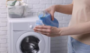 Не берут даже по акции: названы худшие гели для цветного белья — одни портят ткань, другие не отстирывают пятна