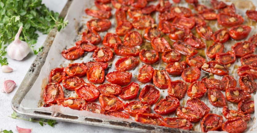 Как приготовить быстрые вяленые помидоры в духовке — насыщенный вкус за пару часов