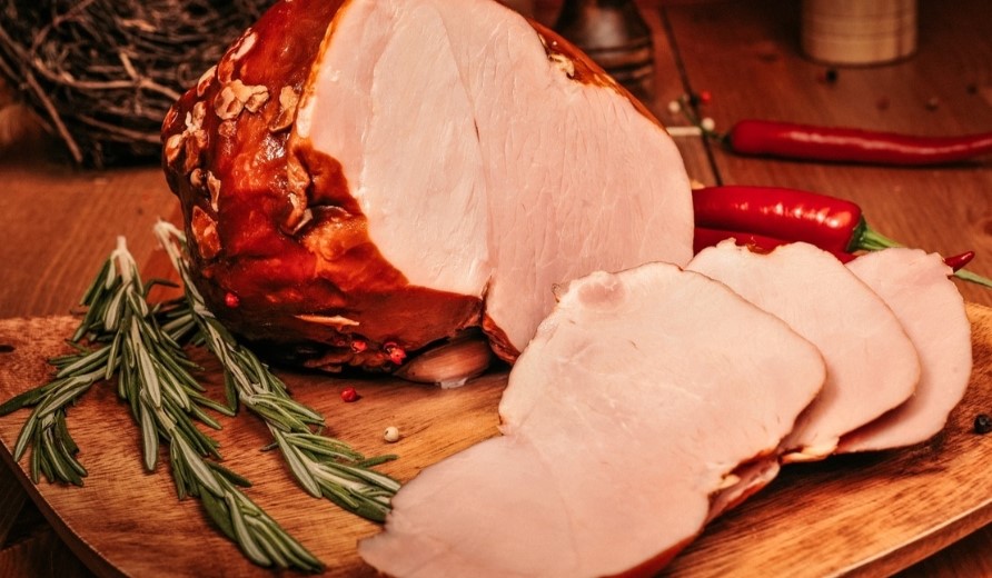 Карамельная ветчина в мультиварке — нежное мясо с хрустящей корочкой для идеального праздничного ужина