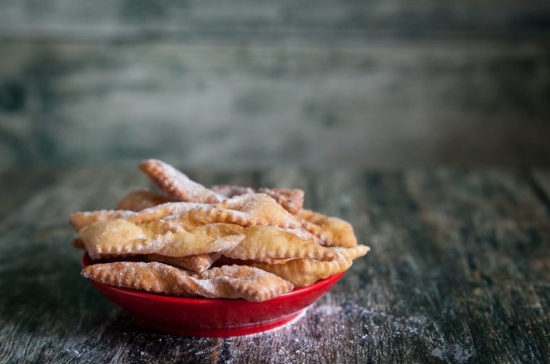 Хворост, как у бабушки: простой рецепт из детства, который легко приготовить дома за 30 минут