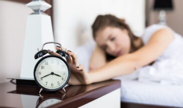 Почему вы просыпаетесь в 3 часа утра и что с этим делать: простое объяснение от психологов