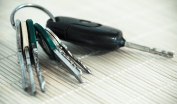 Как отогреть замёрзший замок автомобиля зимой — быстро и без вреда для машины