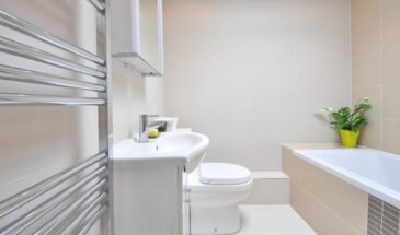 Почему всегда следует закрывать крышку унитаза: три причины, о которых стоит знать каждому