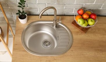 Почему нельзя выливать кипяток в раковину: запомните опасные последствия такого действия