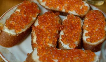 Красная икра: польза или вред? Врач раскрыла, сколько можно есть в день — и с чем нельзя сочетать