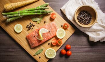 Ешьте лосось — и стресс уйдёт сам! Врачи назвали 4 причины, почему его нужно есть хотя бы раз в неделю