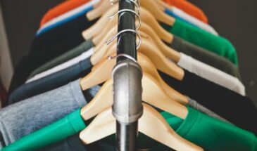 Прощай, утюг! Стилисты раскрыли секрет: как за 5 минут разгладить помятую одежду без гладильной доски и нервов