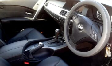 Что положить под коврики в авто перед морозами — водители со стажем раскрыли простой секрет