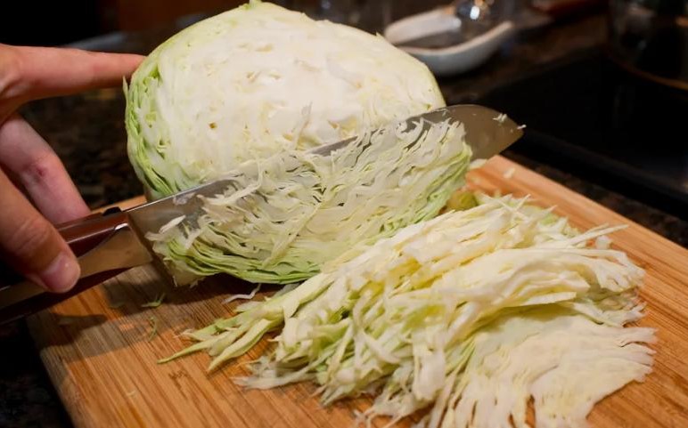 Квашеная капуста за 3 дня! Быстрый рецепт, который выручит в любой момент — хрустит, как с бабушкиной грядки