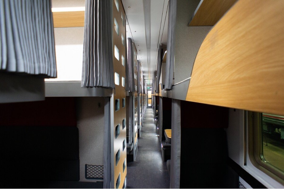 Плацкарт почти даром: как находить самые дешёвые билеты на поезд, не выходя из дома