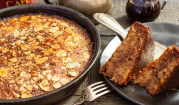 Манник на молоке, пропитанный сиропом — простой пирог, который тает во рту