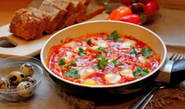 Готовлю утром — домочадцы уже за столом: шакшука с перепелиными яйцами за 20 минут