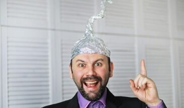 Цены растут, налоги увеличиваются, мир разрушается а россияне, по мнению ВЦИОМ, становятся все счастливее