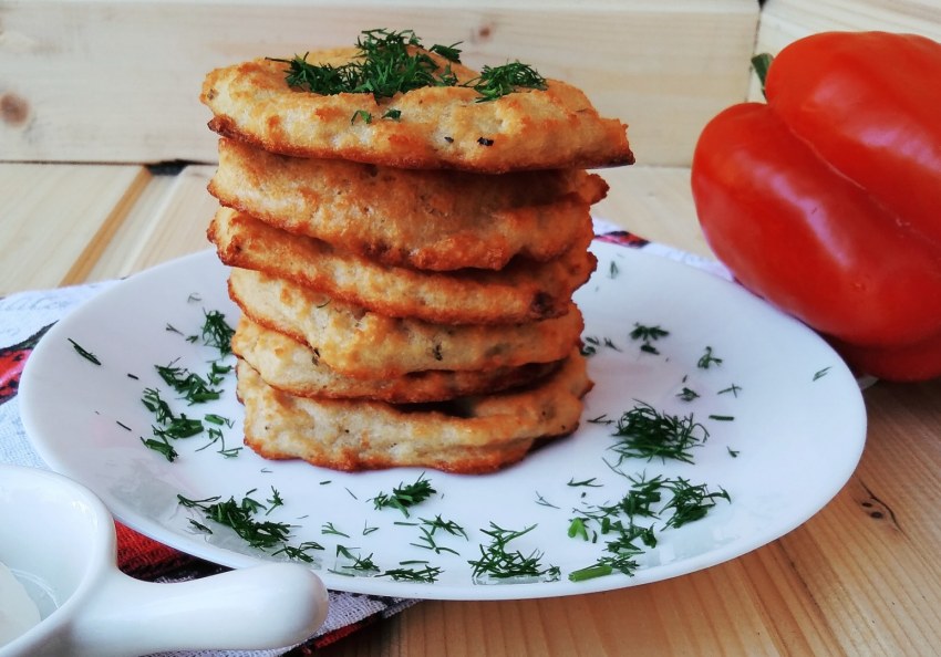 Драники с хрустящей корочкой: секрет идеального теста без лишней влаги — золотистые, нежные и тают во рту