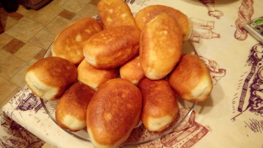 Пирожки на кефире, которые тают во рту: рецепт, где всё получается с первого раза