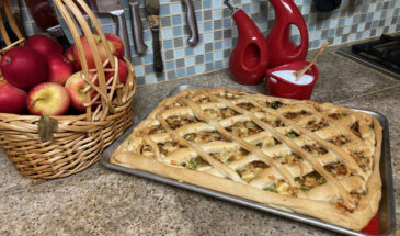 Пирог с квашеной капустой, беконом и виноградом: вкус которого запомнится надолго