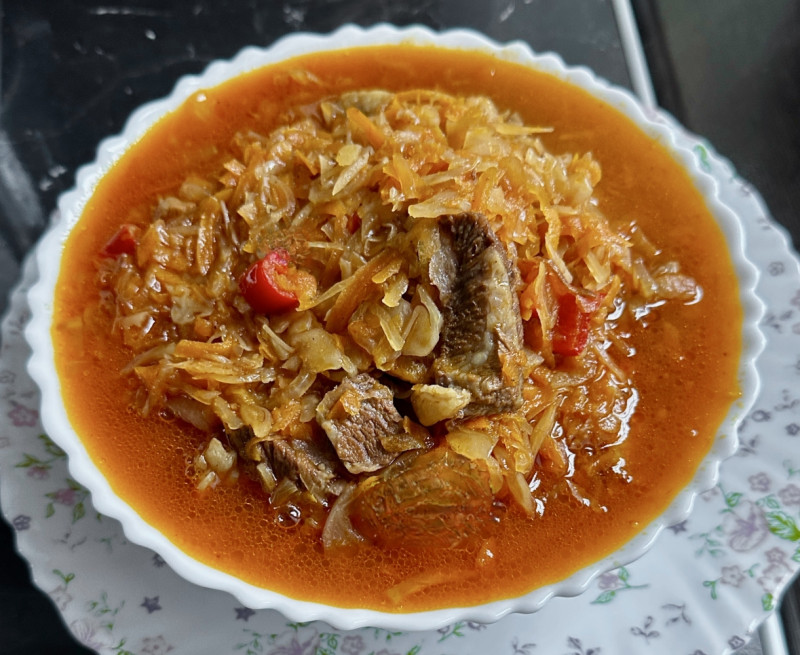 Щи из квашеной капусты по «сталинскому» рецепту: это не просто еда — это настоящее лакомство, от которого гости будут в восторге