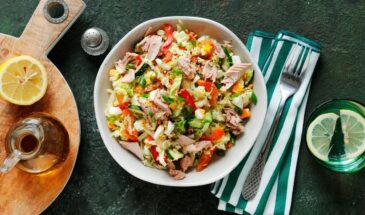 Забудьте про «Цезарь»: этот салат из пекинской капусты с курицей затмит любой ресторанный хит