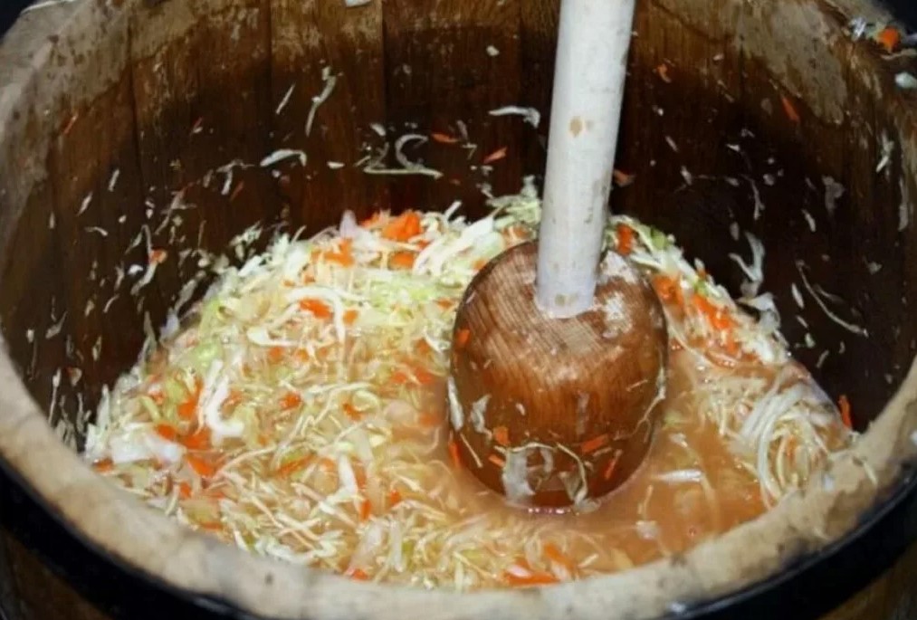 Капуста в бочке: почему она хрустит иначе и как сделать с первого раза