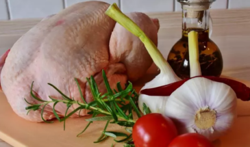 Как разморозить курицу за 10 минут: 5 способов без риска для здоровья и что делать нельзя