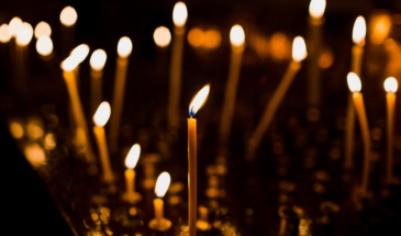 «Не креститесь так!»: 5 ошибок новичка в храме, которые бросаются в глаза бывалым прихожанам