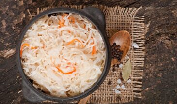 Февральский тест на свежесть: как понять, что квашеная капуста испортилась и можно ли её спасти