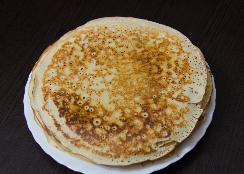 Блины с дырочками как у бабушки: секрет кипятка, о котором не пишут в рецептах