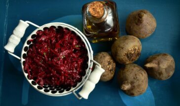 Салат, от которого все спрашивают рецепт: свёкла с фасолью по-грузински — готовится за 15 минут, а съедается за пять