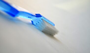 Стоматологи молчат об этом: дорогая щётка не спасёт от кариеса — 3 вещи, которые работают лучше