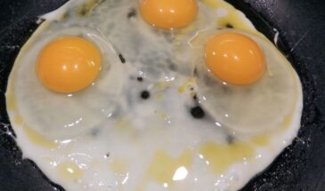 На каком масле жарить яйца: шеф-повара раскрыли главный секрет идеальной яичницы