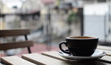 Пять утренних ошибок, которые старят лицо: дерматологи назвали привычки с морщинами к 40 годам