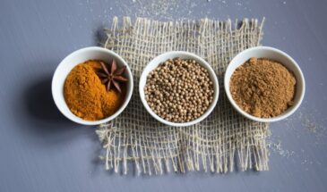 Перец в пакете — пустая трата денег: шеф-повар раскрыл, почему специи превращаются в пыль за 30 дней