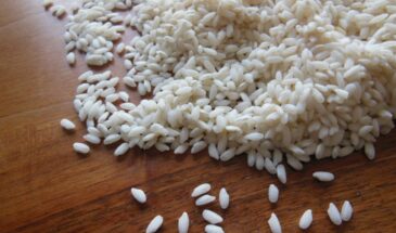 Шеф-повара скрывали: рис нужно мыть 7 раз — иначе он превратится в кашу, а вы всю жизнь делали неправильно
