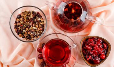 Этот красный чай пьют аллергики вместо таблеток: как один напиток успокаивает иммунитет без сонливости и кофеина