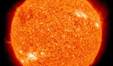 Вторая магнитная буря февраля накрыла Землю раньше срока: что происходит с погодой и самочувствием