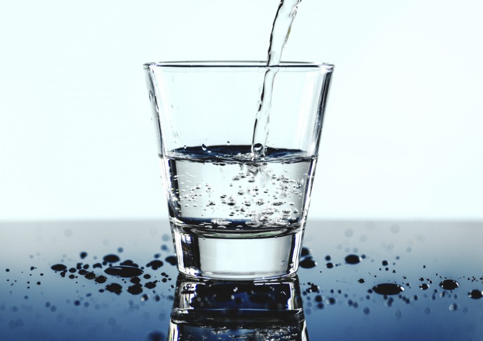 Врач предупредил: вода из чайника может отравлять — три ошибки, которые вы делаете каждый день