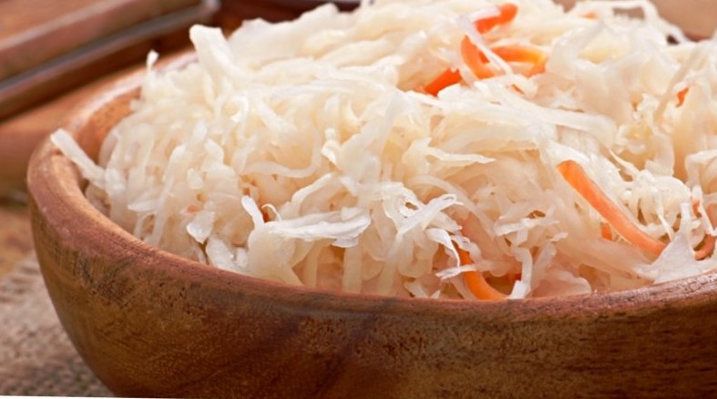 Квашеная капуста хрустит как огурчик! Секрет без сахара и уксуса, который работает даже в феврале — рецепт, от которого все ахнут