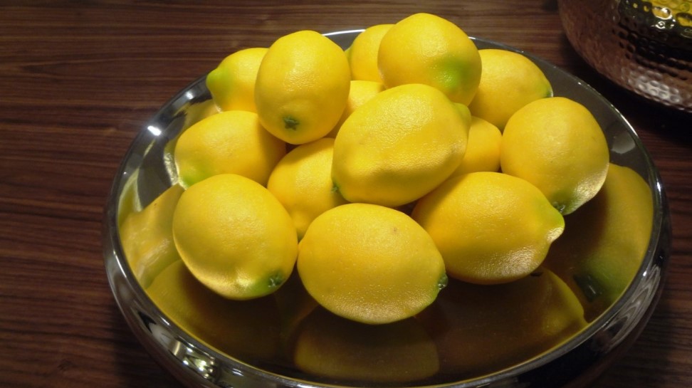 Замороженный лимон творит чудеса: одна хитрость, о которой молчат все кулинарные книги