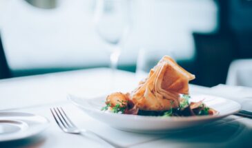 Всего 10 минут: ученые рассказали, что нужно сделать сразу после еды для здоровья и легкости