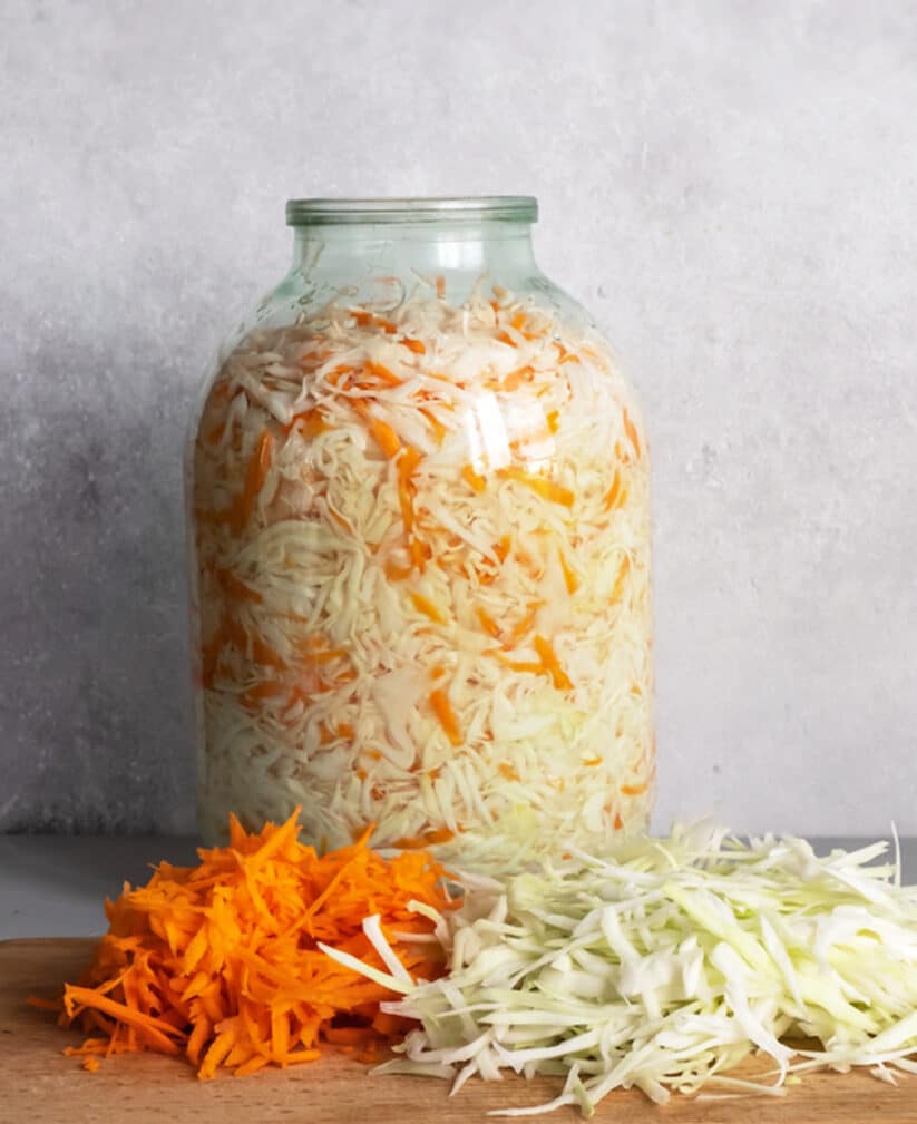 Самая вкусная квашеная капуста: секрет хруста и вкуса в одном простом рецепте — готовится в банке за минуты